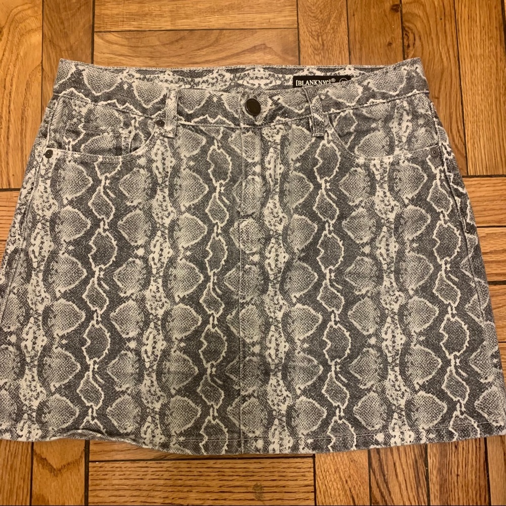 AMAZING BLACK AND GREY SNAKE SKIN JEAN SKIRT FROM